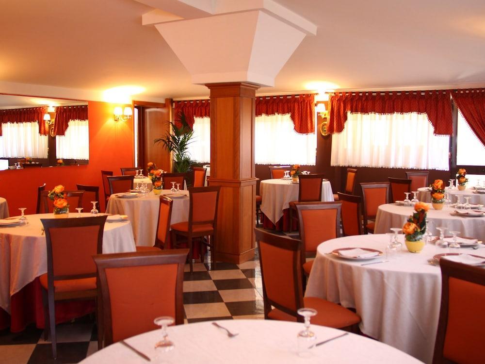 Business Hotel Casoria Esterno foto