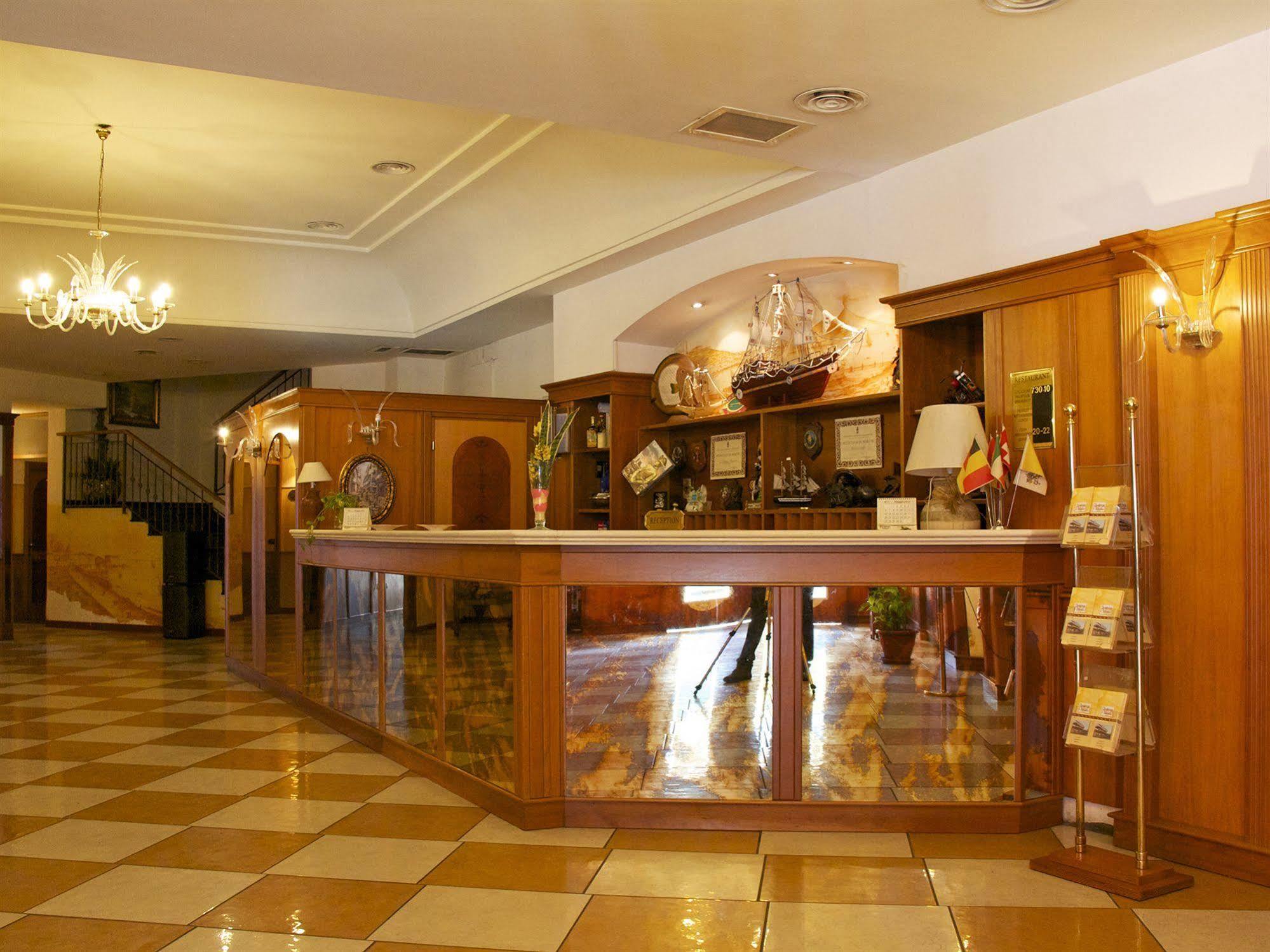 Business Hotel Casoria Esterno foto