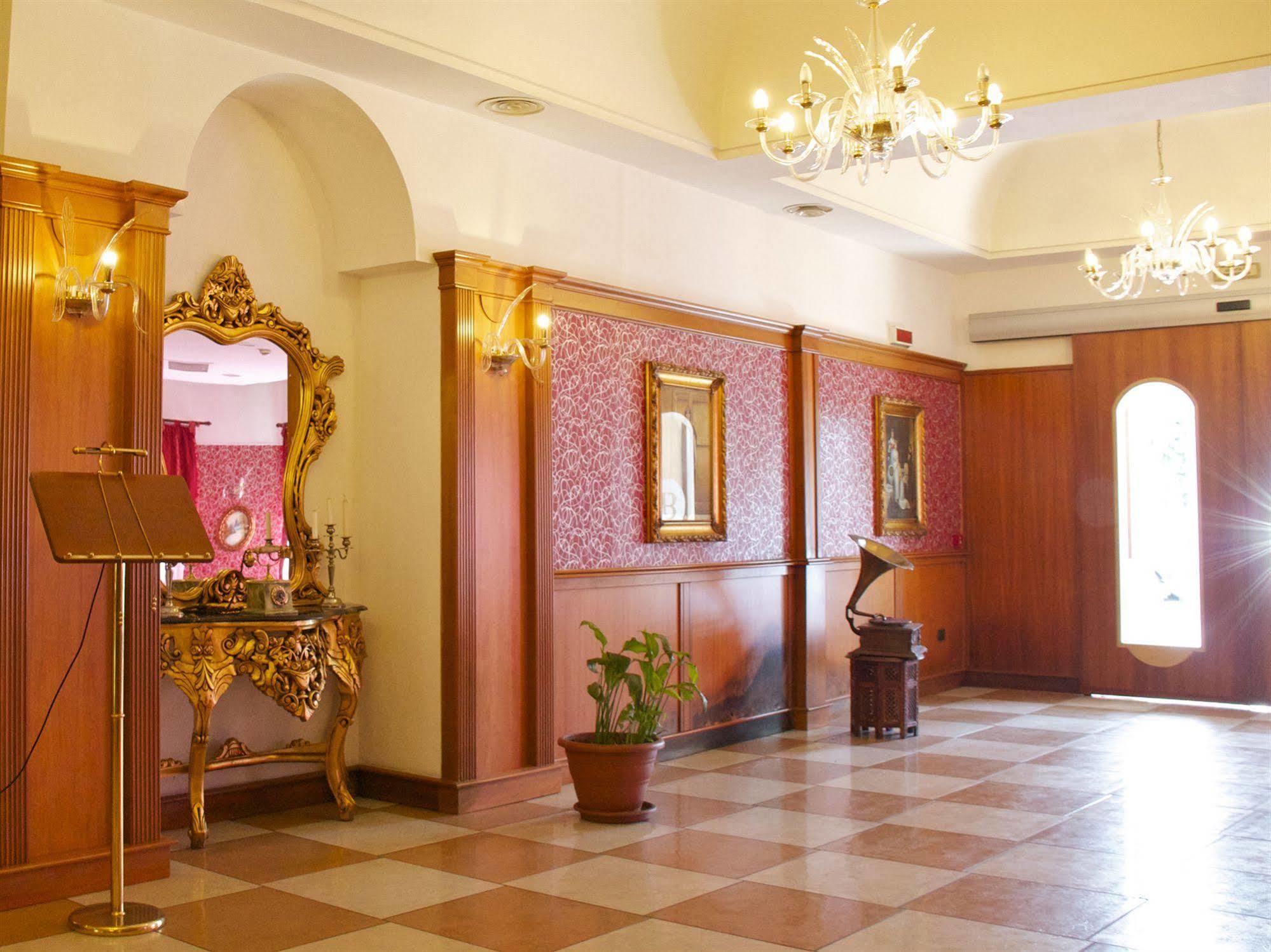 Business Hotel Casoria Esterno foto