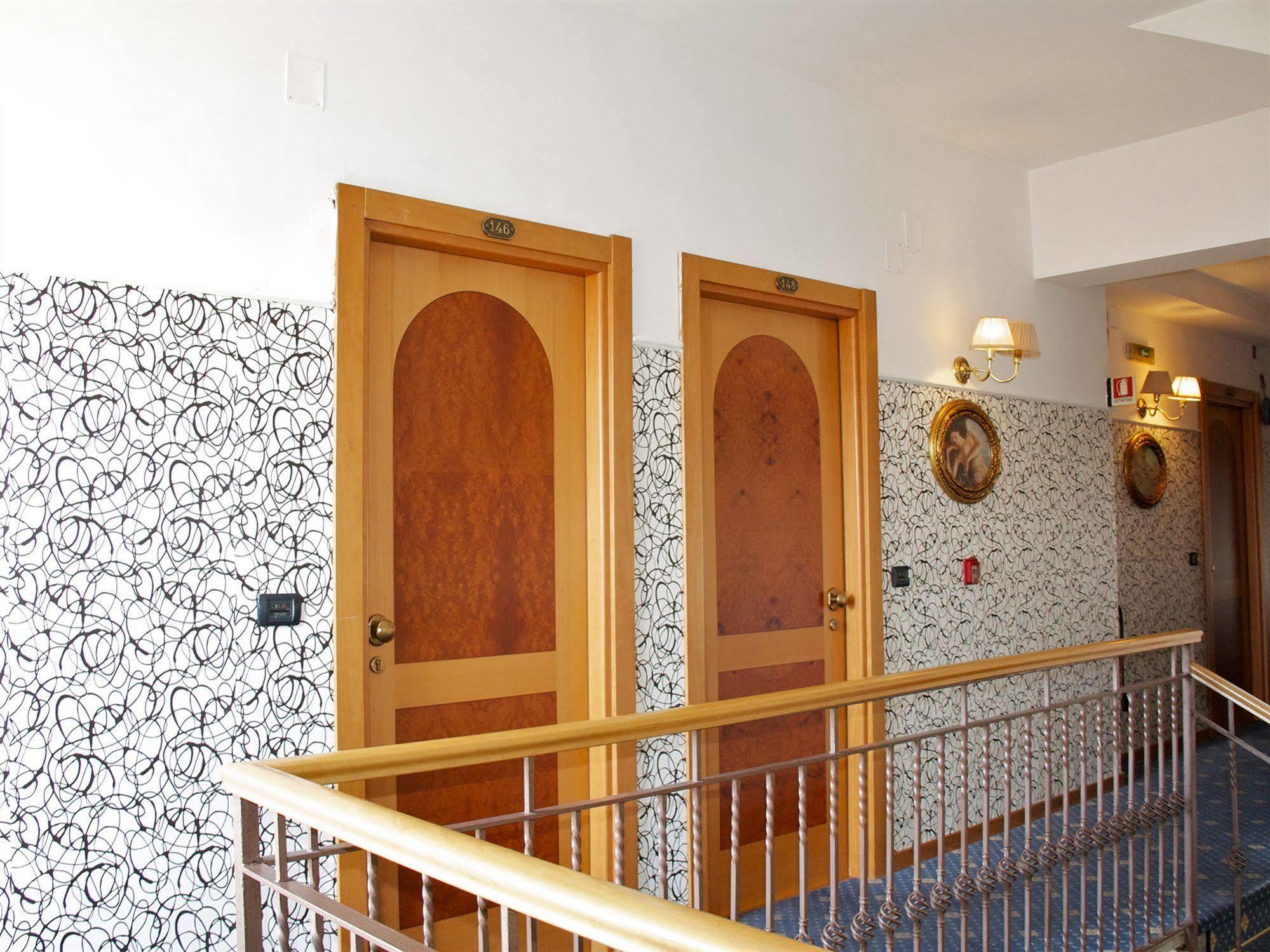 Business Hotel Casoria Esterno foto