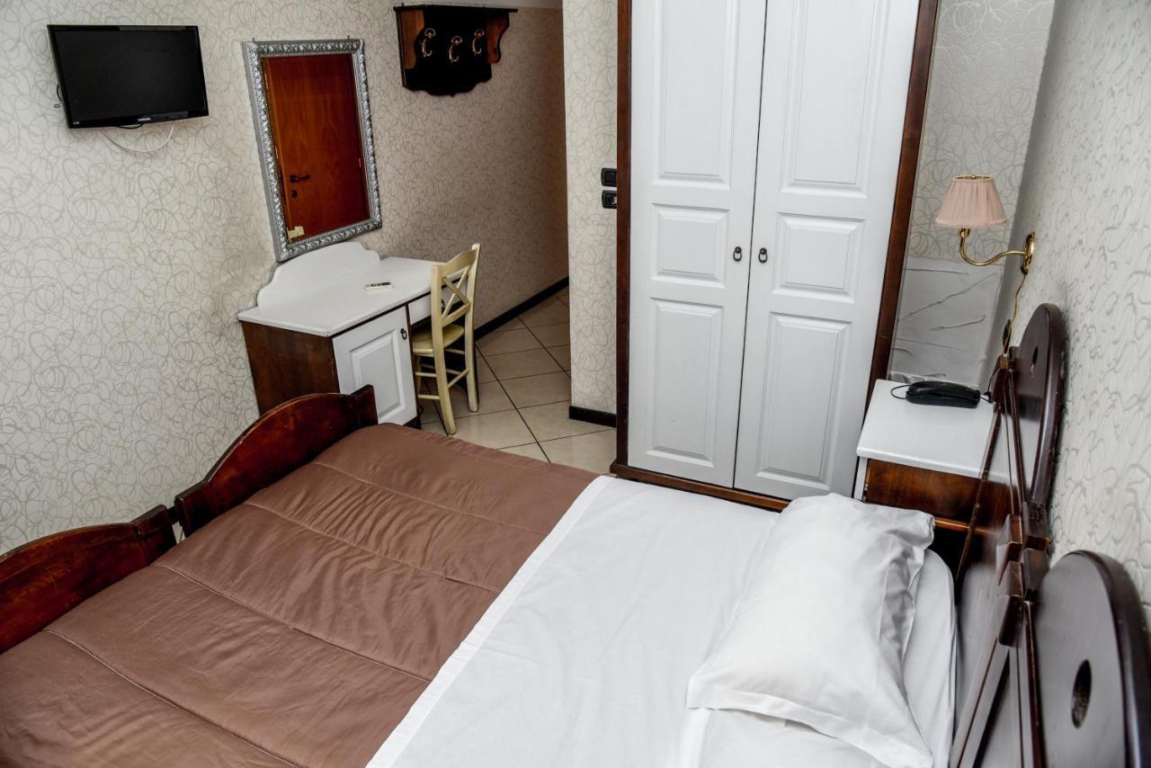 Business Hotel Casoria Esterno foto