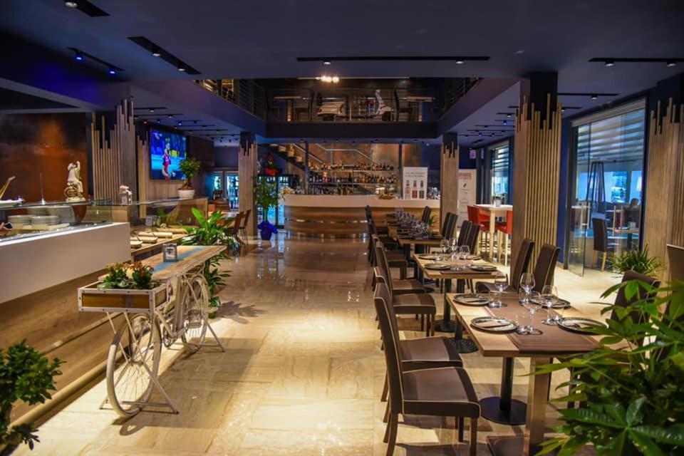 Business Hotel Casoria Esterno foto